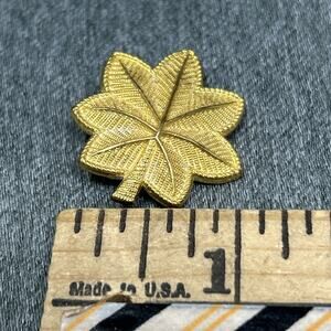 Vintage US Army LT Colonel Rank Gold Oak Leaf Insignia Collar Pin Military